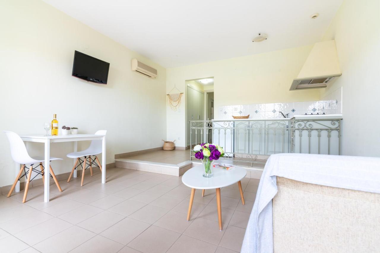 Hotel Omirikon Vathy  Extérieur photo